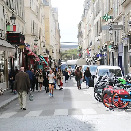 Le Cocon Perché Entre L'opéra Et Les Tuileries *