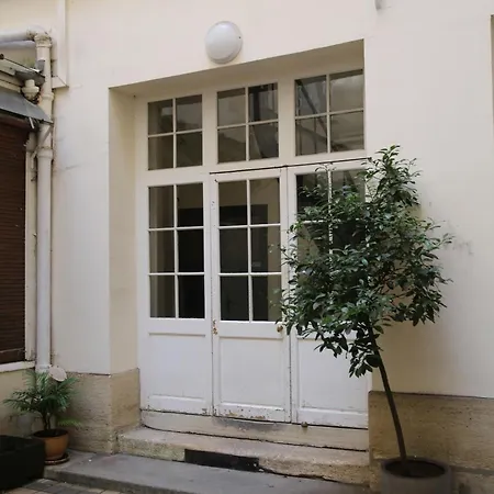 Le Cocon Perche Entre L'opera Et Les Tuileries